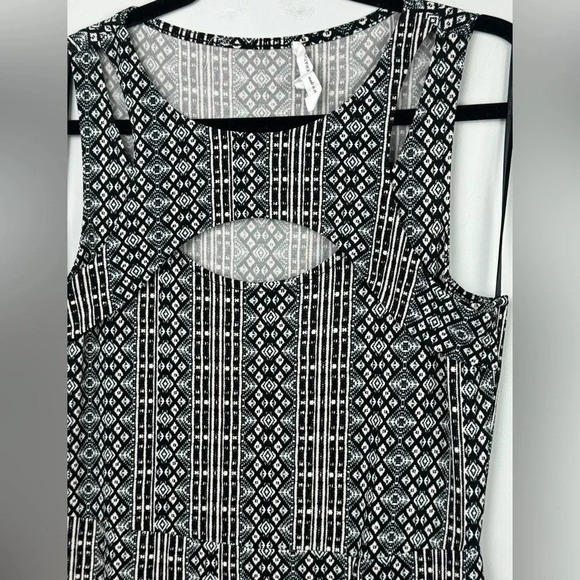 BCBGENERATION Cut Out Side Slit Maxi Dress size Medium - Picture 6 of 7